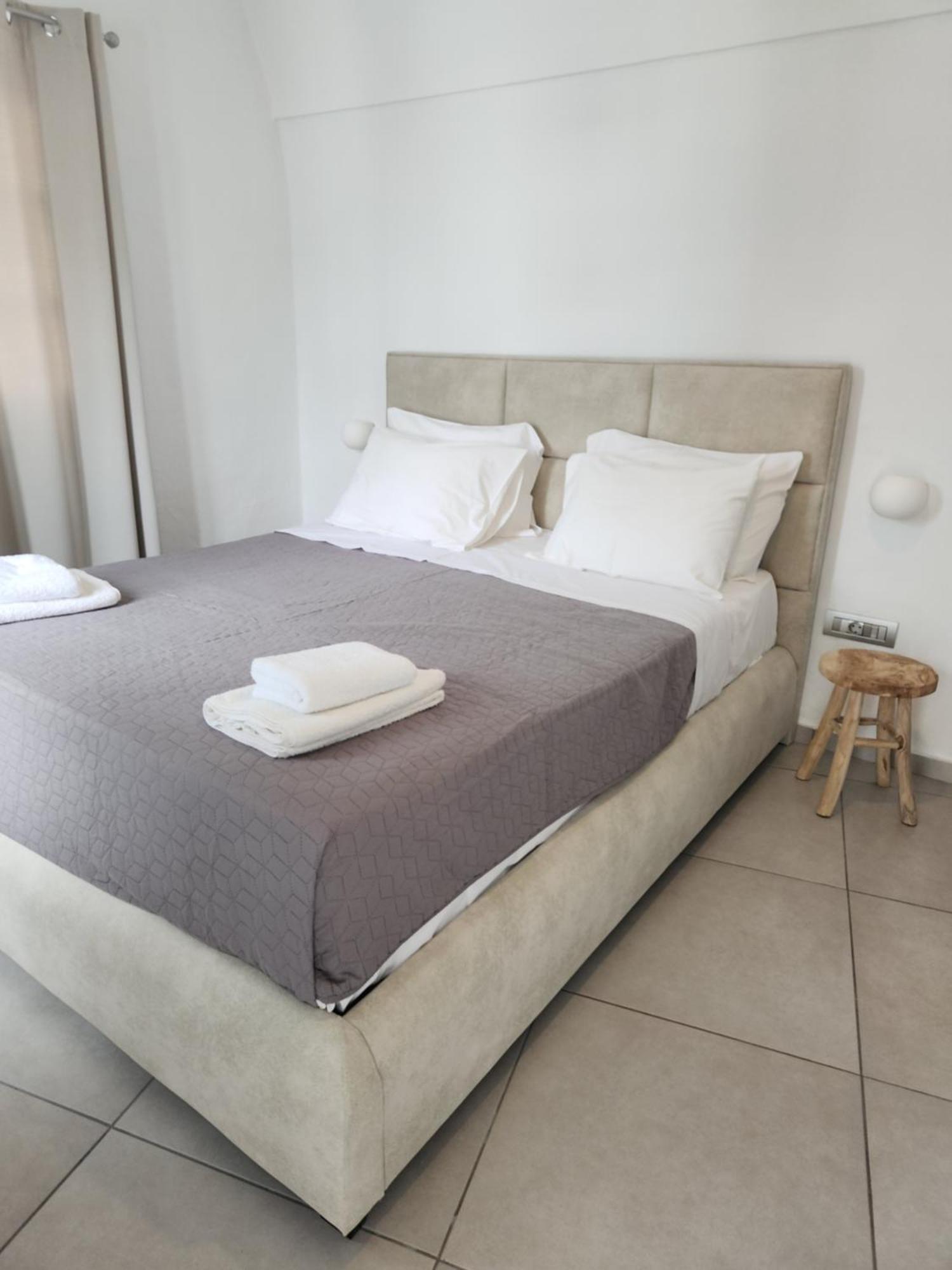 Euphoria Suites & Deluxe Studios Fira  Exteriér fotografie