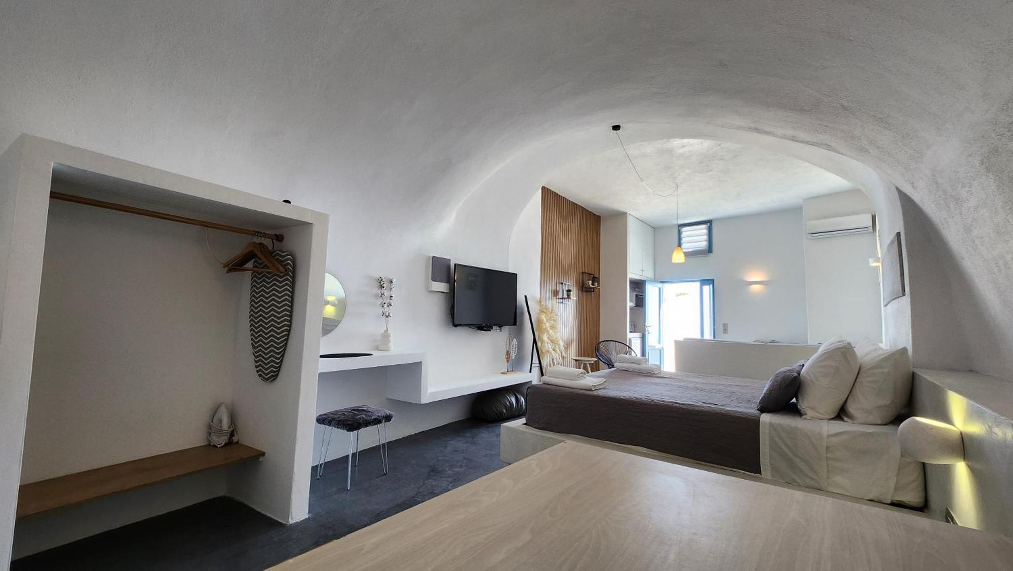 Euphoria Suites & Deluxe Studios Fira  Exteriér fotografie