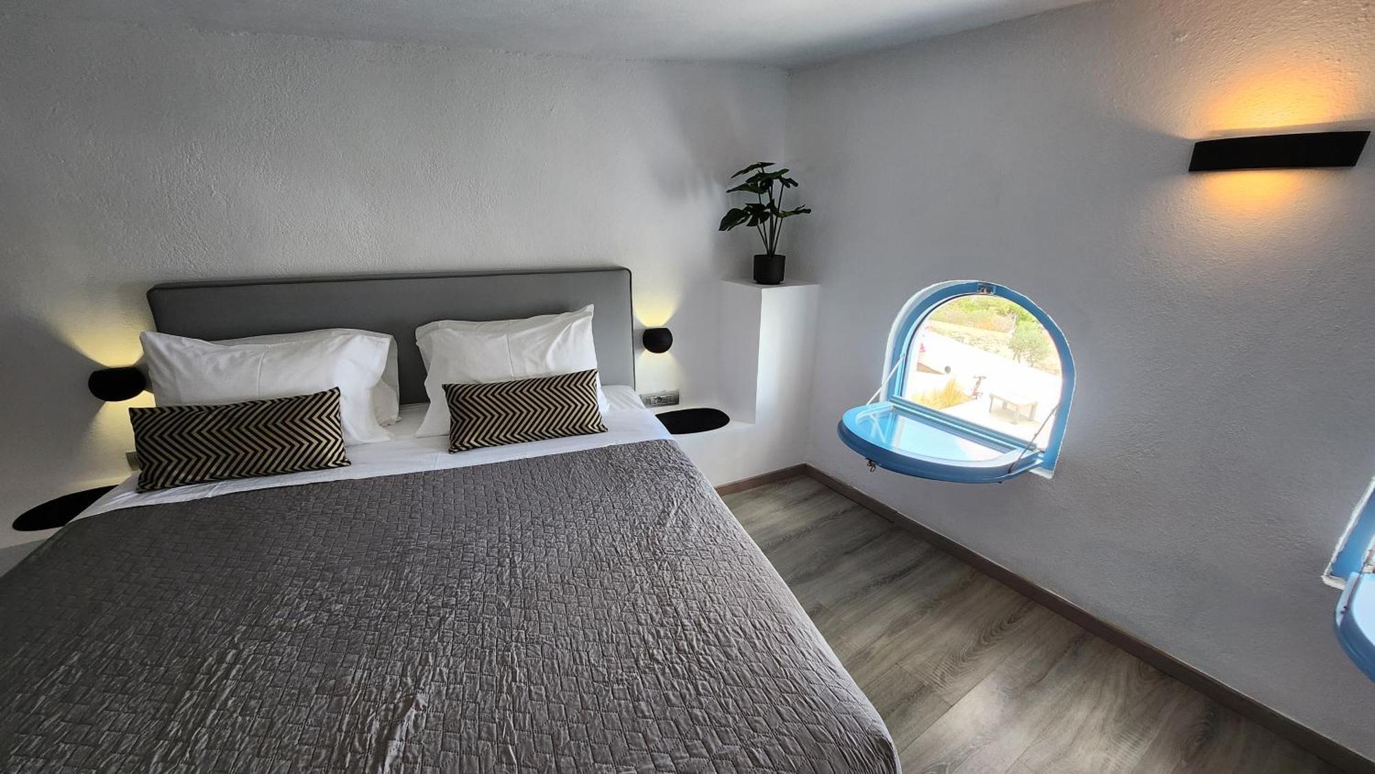 Euphoria Suites & Deluxe Studios Fira  Exteriér fotografie