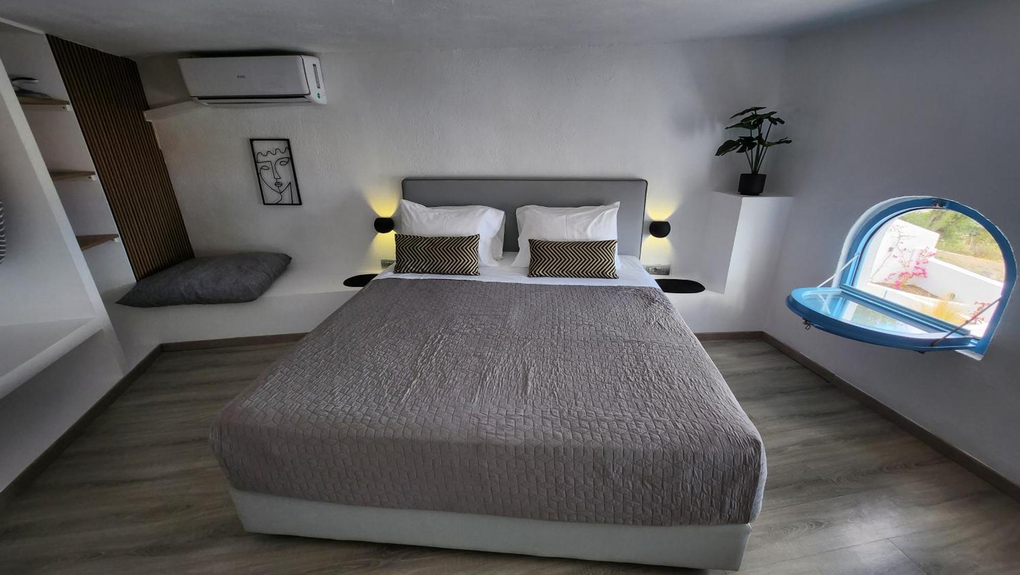Euphoria Suites & Deluxe Studios Fira  Exteriér fotografie