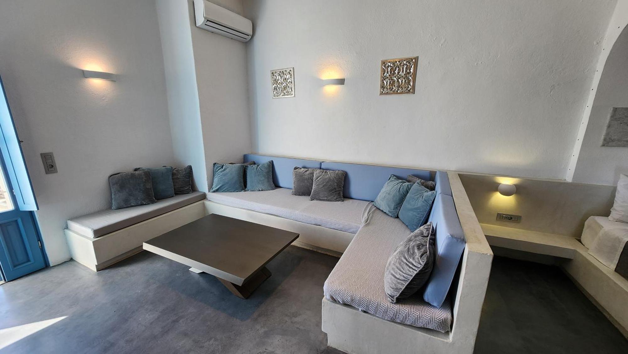 Euphoria Suites & Deluxe Studios Fira  Exteriér fotografie