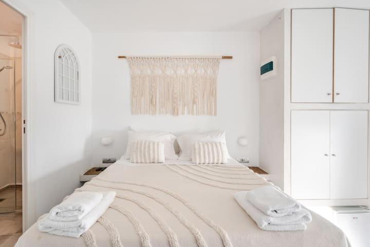 Euphoria Suites & Deluxe Studios Fira  Exteriér fotografie